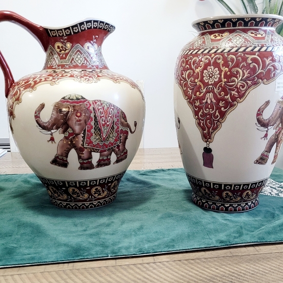 Elephant Vase Set of 2 Signature Home Collection Unusual - Picture 7 of 8